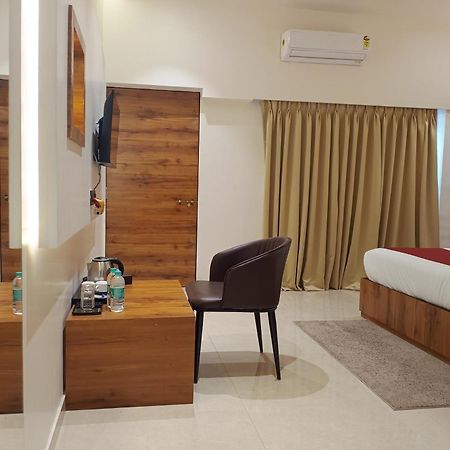 Madhav Residency Hotel & Banquet, Kalyan, Mumbai ภายนอก รูปภาพ