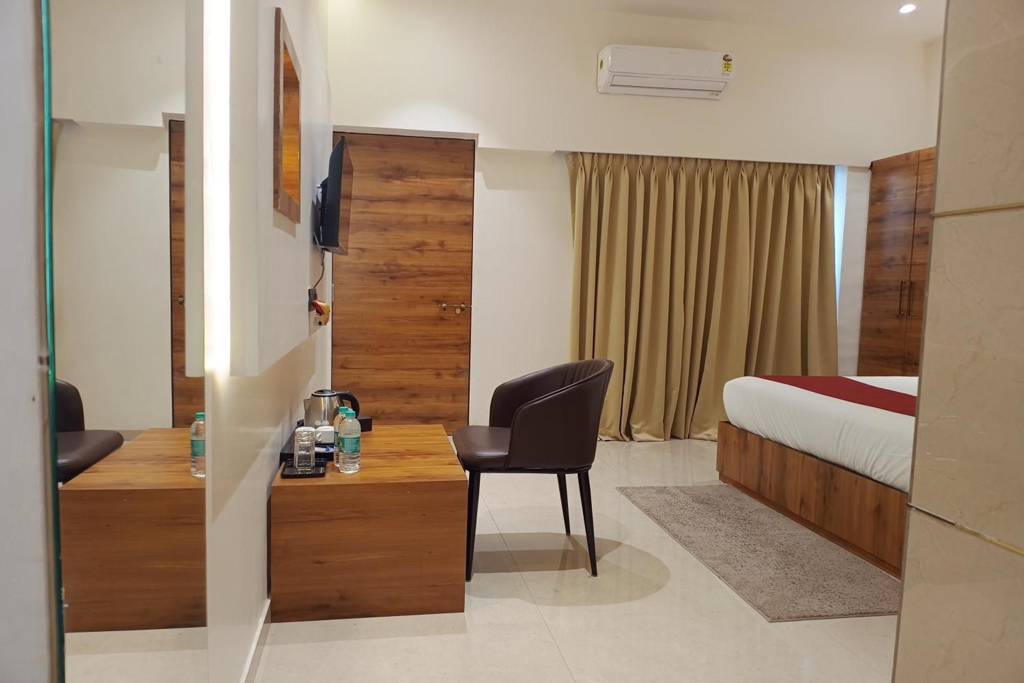 Madhav Residency Hotel & Banquet, Kalyan, Mumbai ภายนอก รูปภาพ