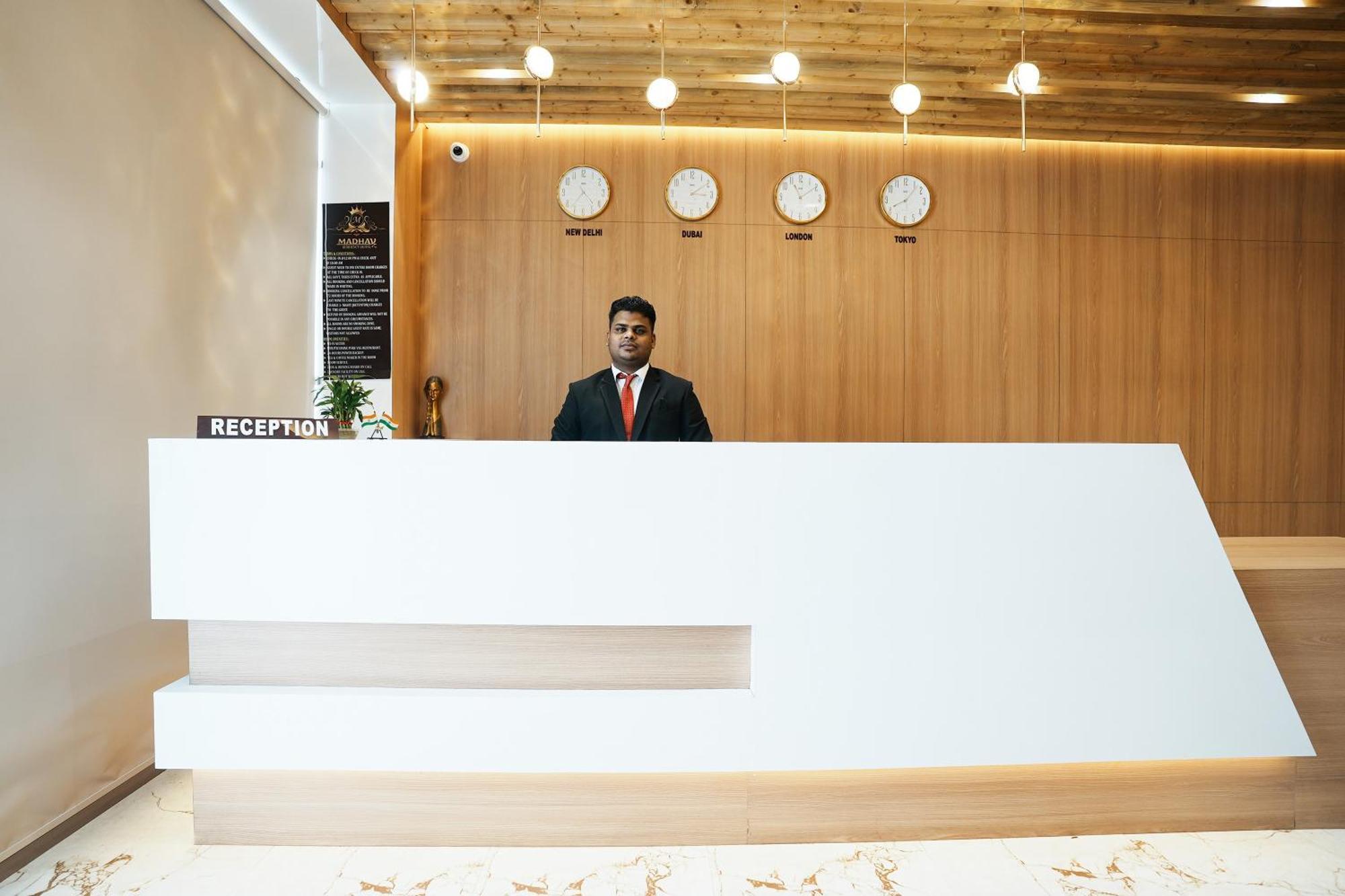 Madhav Residency Hotel & Banquet, Kalyan, Mumbai ภายนอก รูปภาพ