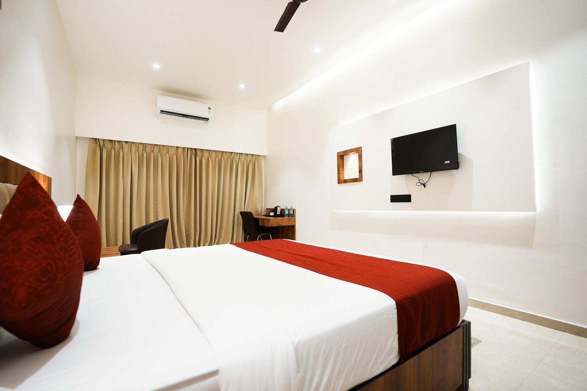 Madhav Residency Hotel & Banquet, Kalyan, Mumbai ภายนอก รูปภาพ