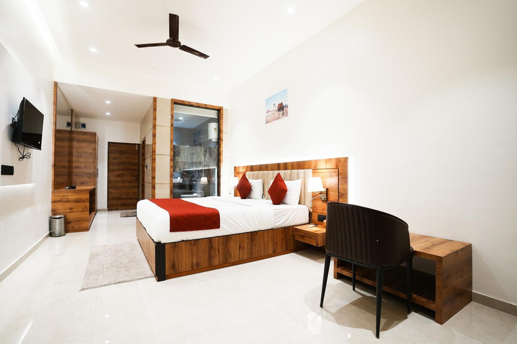 Madhav Residency Hotel & Banquet, Kalyan, Mumbai ภายนอก รูปภาพ