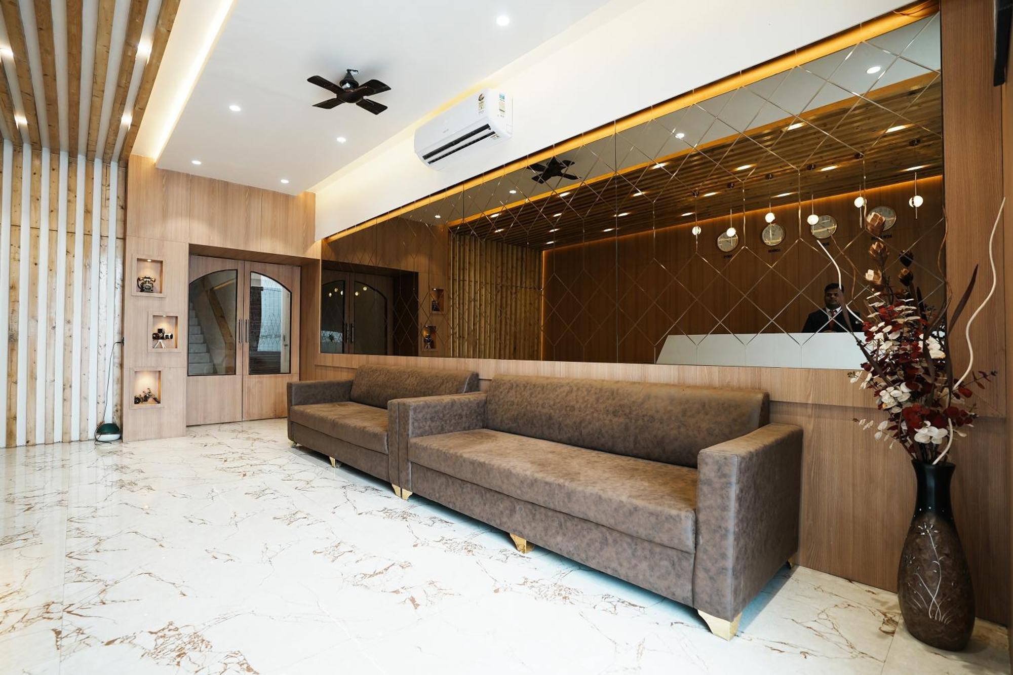 Madhav Residency Hotel & Banquet, Kalyan, Mumbai ภายนอก รูปภาพ