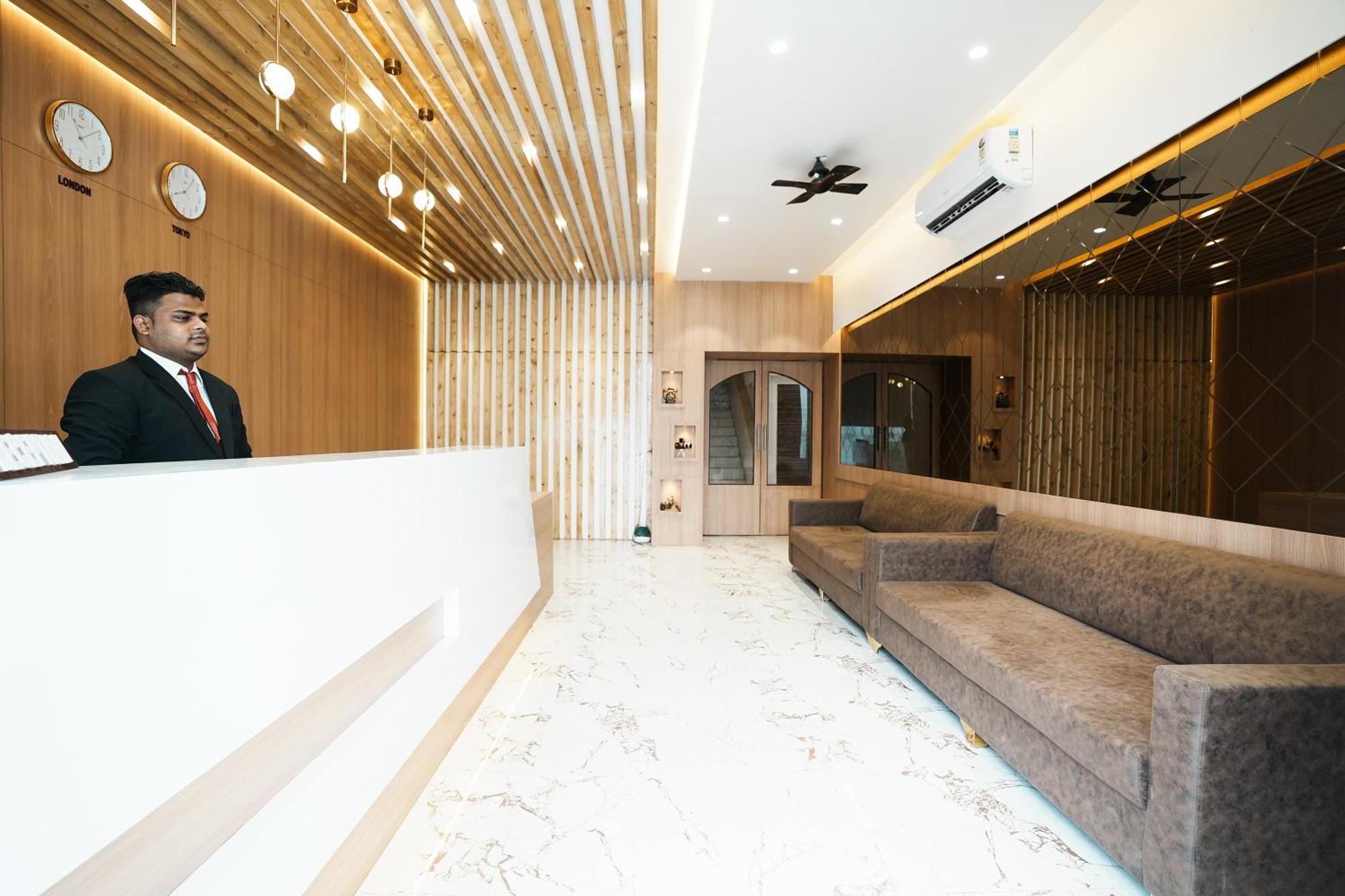 Madhav Residency Hotel & Banquet, Kalyan, Mumbai ภายนอก รูปภาพ