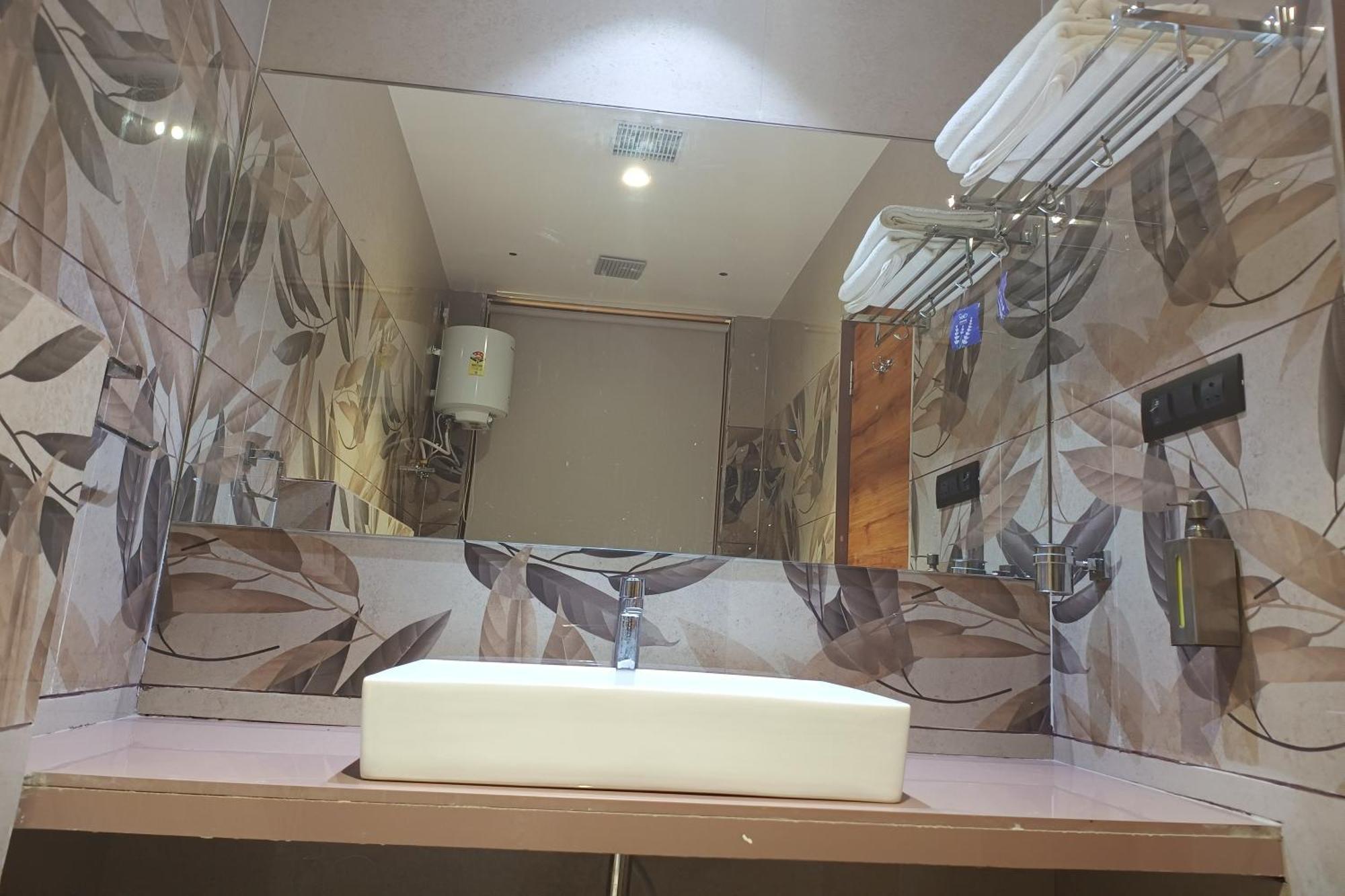 Madhav Residency Hotel & Banquet, Kalyan, Mumbai ภายนอก รูปภาพ
